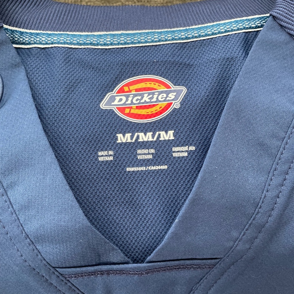 Dickies Medium Scrubs